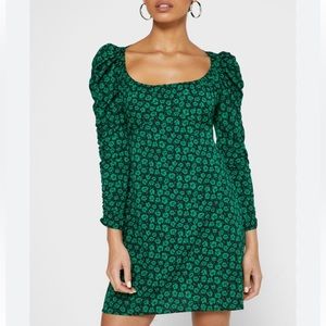 NWOT Topshop Green & Black Daisy Print Long Sleeve Dress Size 4
